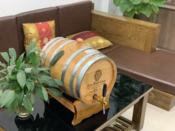 Hình ảnh cho tin tức Thùng rượu gỗ sồi nhập khẩu đạt chuẩn mới nhất 2024