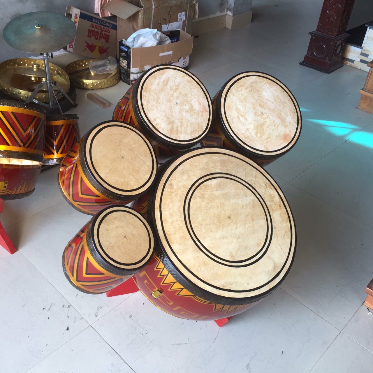 trống hát văn