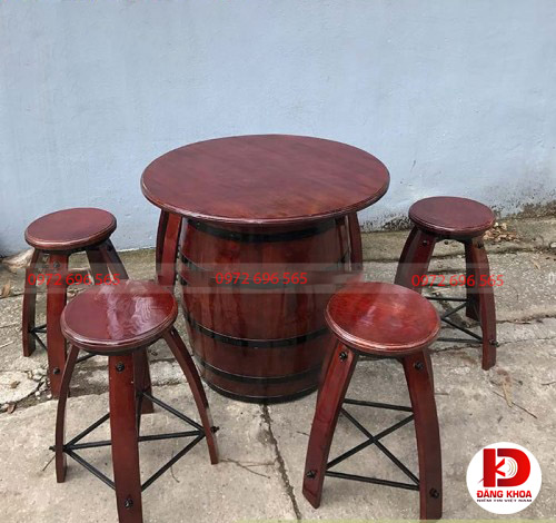 Hình ảnh cho tin tức Tủ gỗ rượu thiết kế sang trọng làm tôn lên phòng khách cho gia đình bạn   