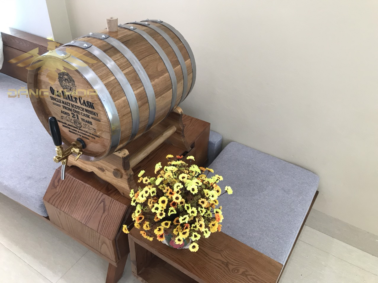 Giá thùng rượu gỗ sồi tại Trống Đăng Khoa