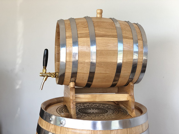 Lựa chọn thùng rượu gỗ bằng việc kiểm tra chất lượng gỗ