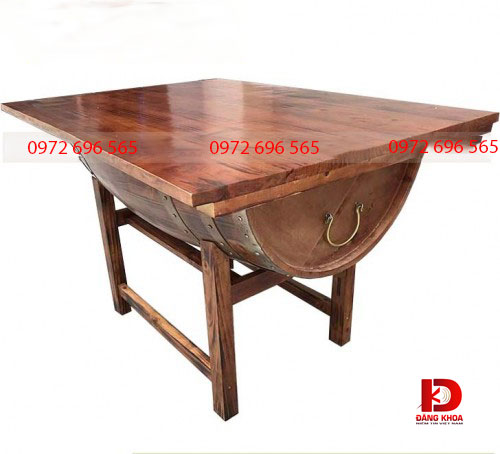 bàn nửa thùng rượu